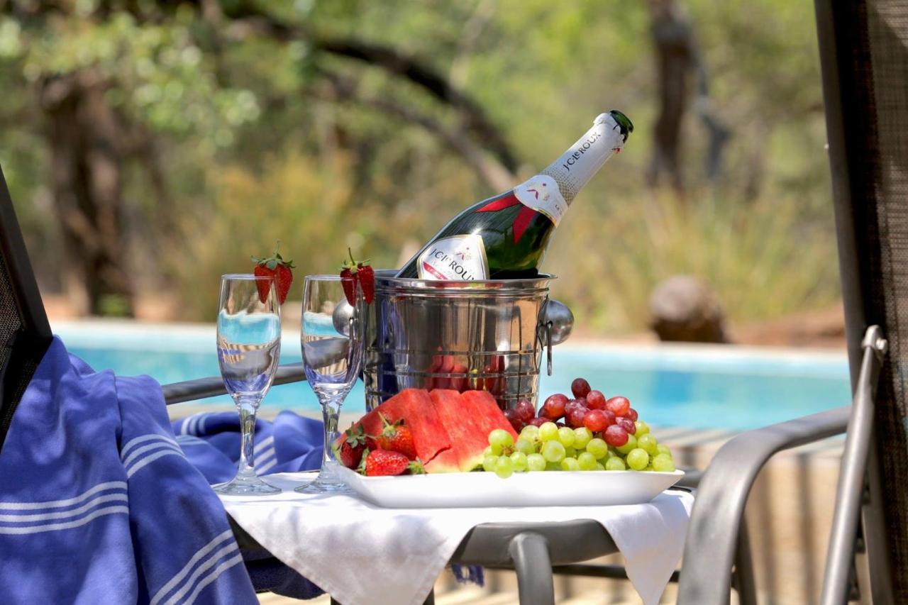 Tusk Bush Lodge Marloth Park Exteriér fotografie