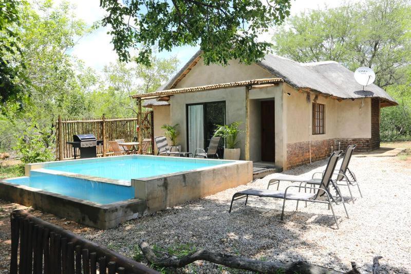Tusk Bush Lodge Marloth Park Exteriér fotografie